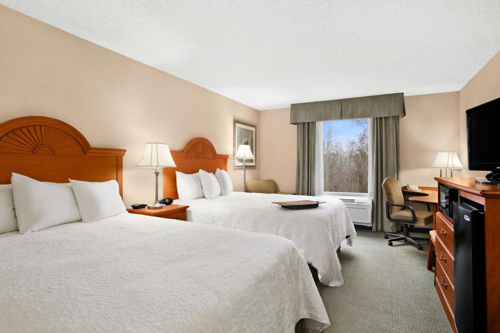 Hampton Inn Гіт Екстер'єр фото