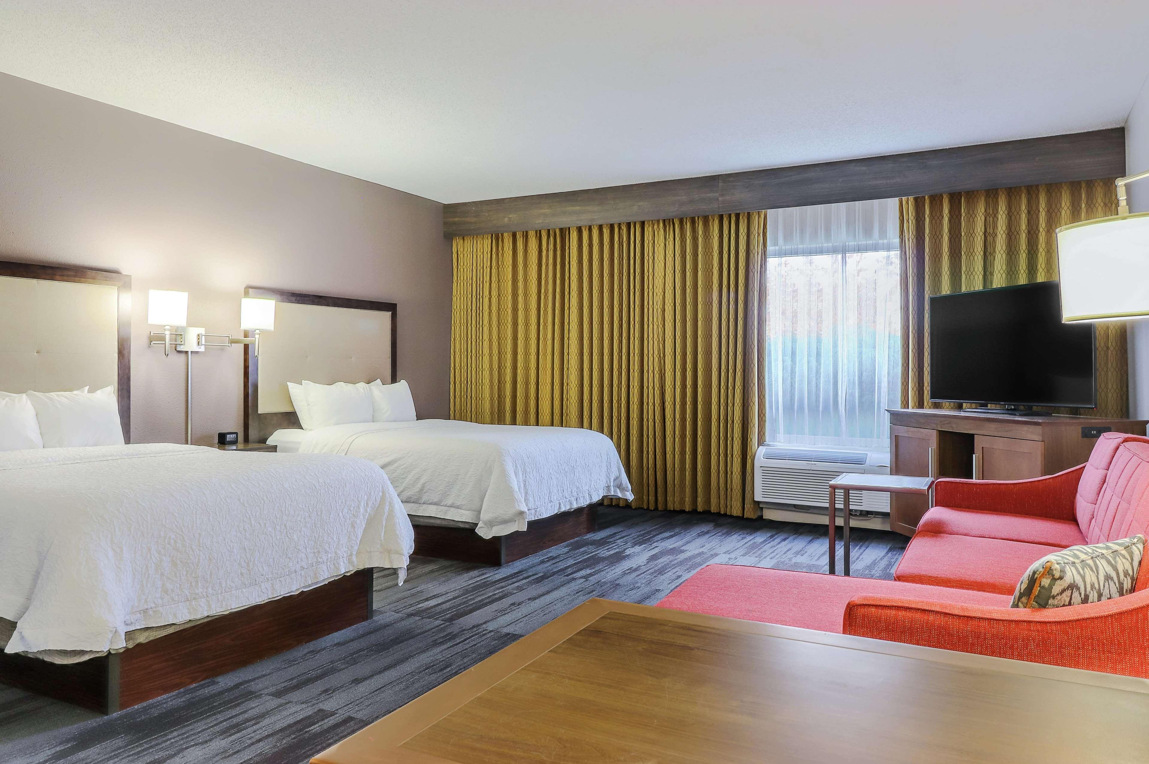 Hampton Inn Гіт Екстер'єр фото