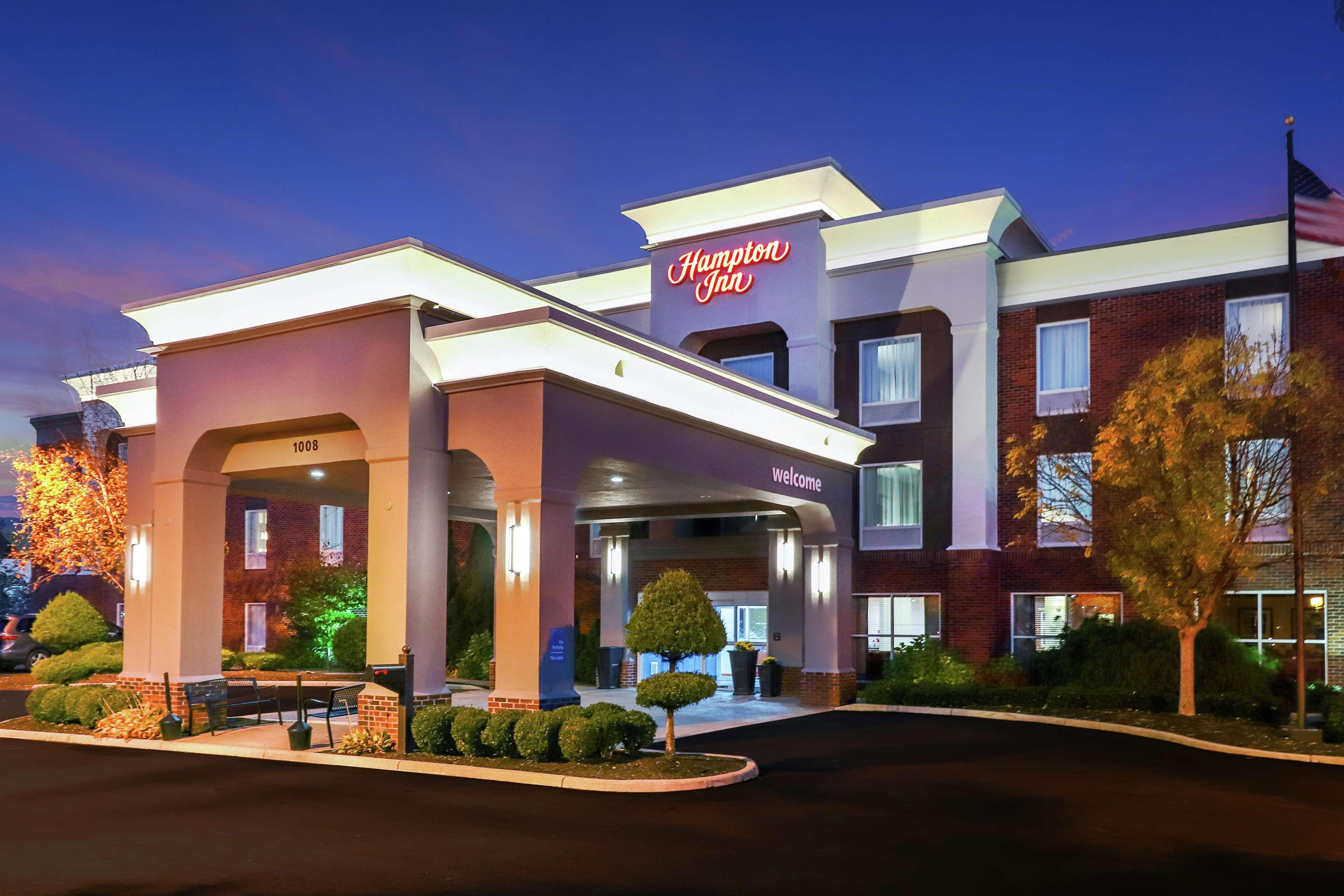 Hampton Inn Гіт Екстер'єр фото