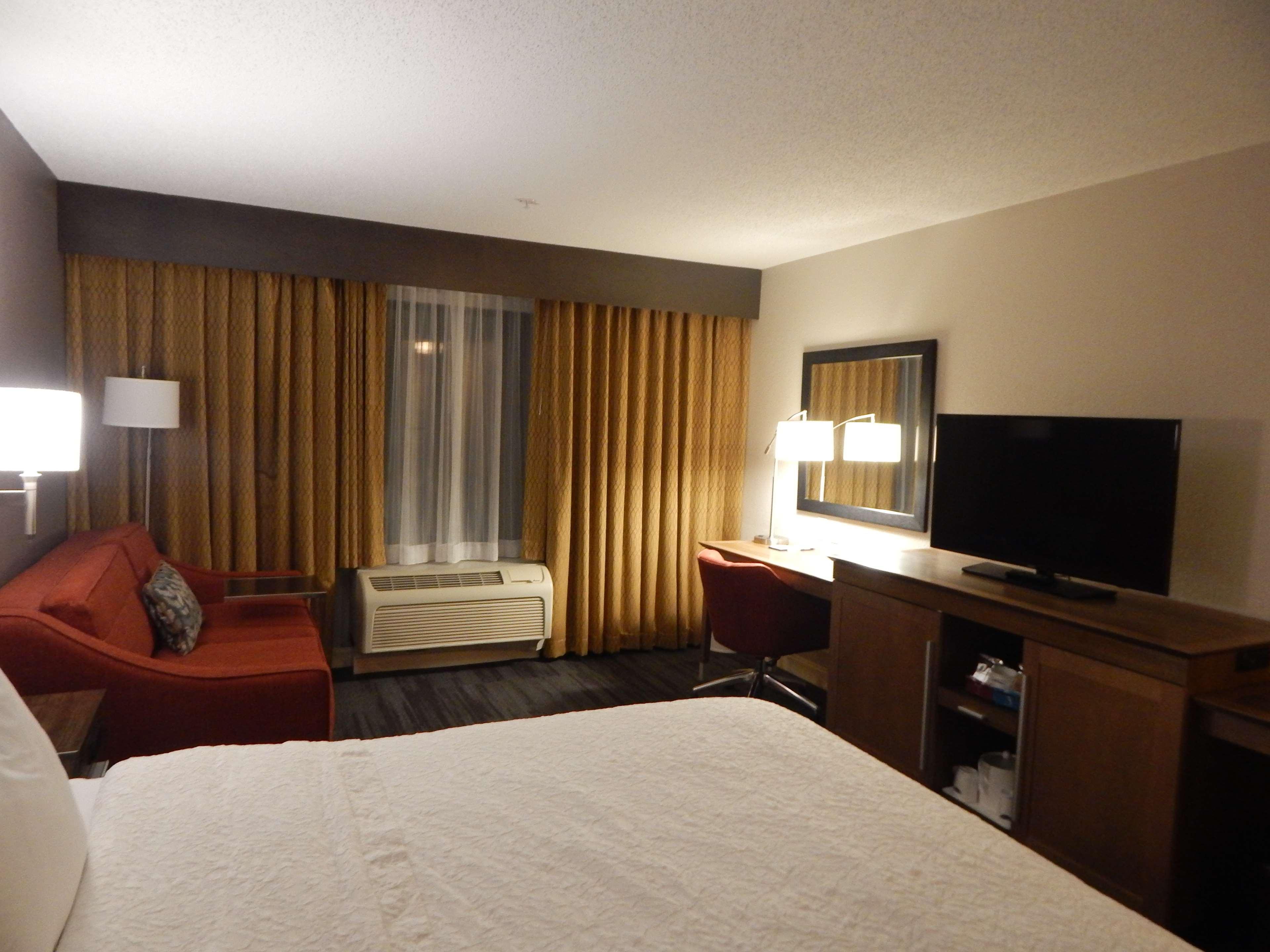 Hampton Inn Гіт Екстер'єр фото