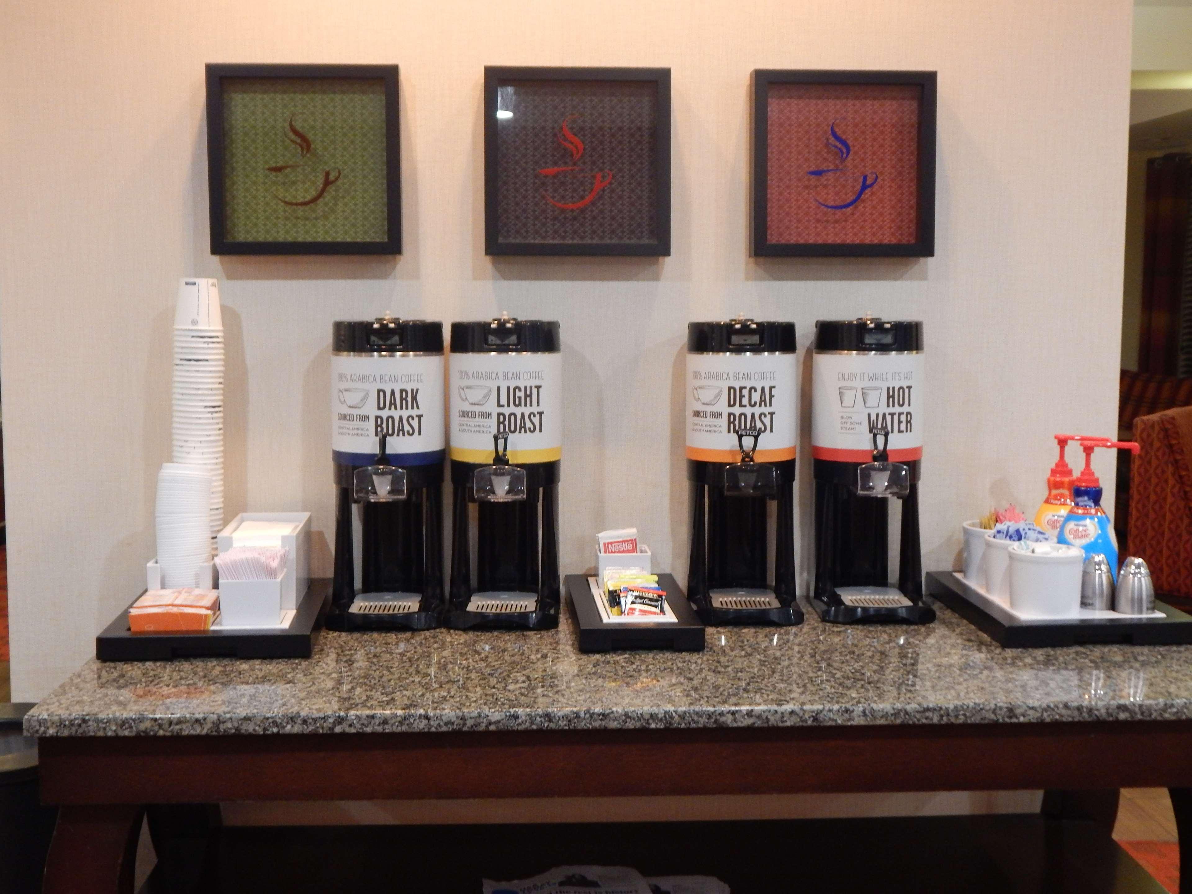 Hampton Inn Гіт Екстер'єр фото