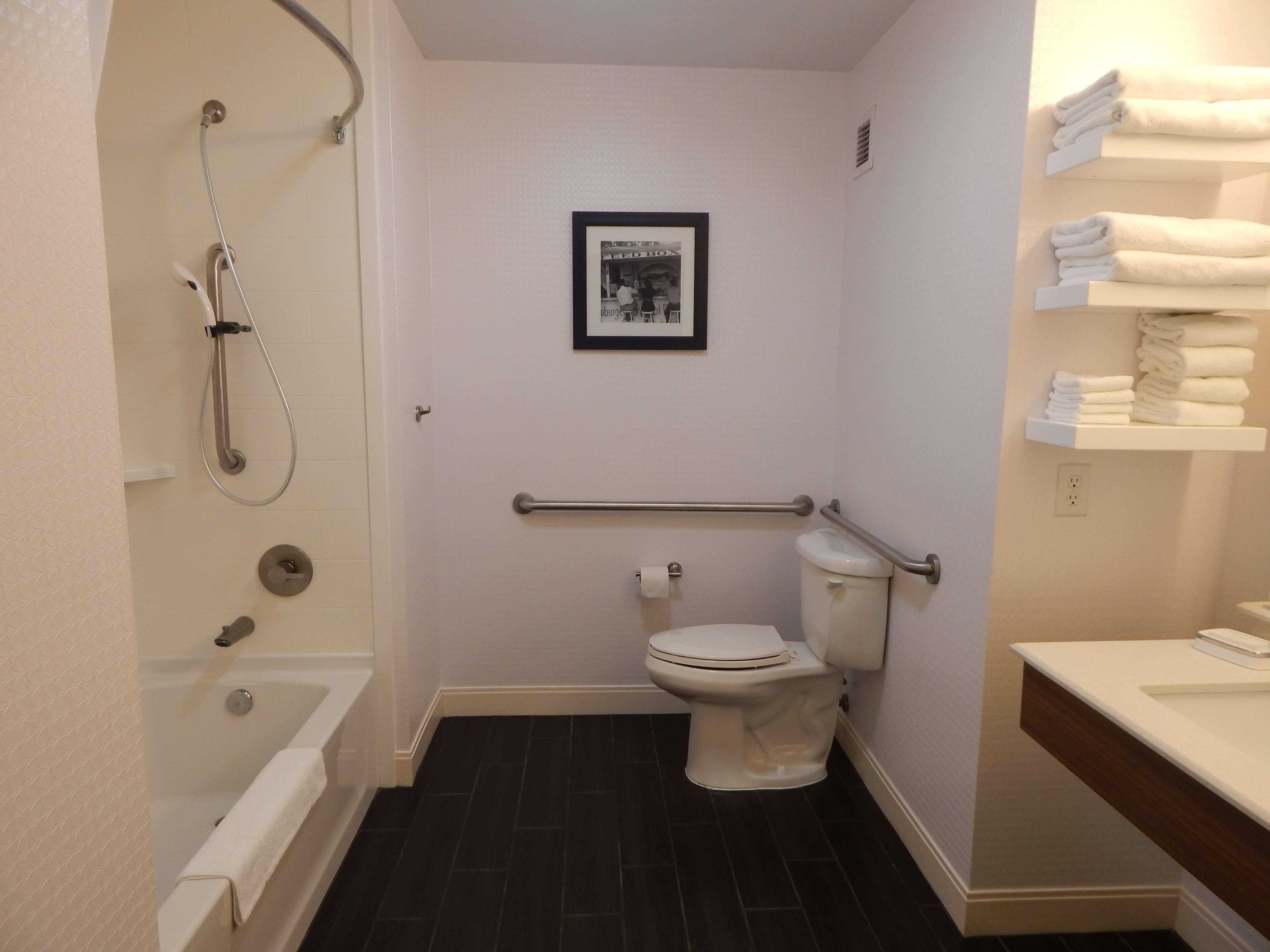 Hampton Inn Гіт Екстер'єр фото