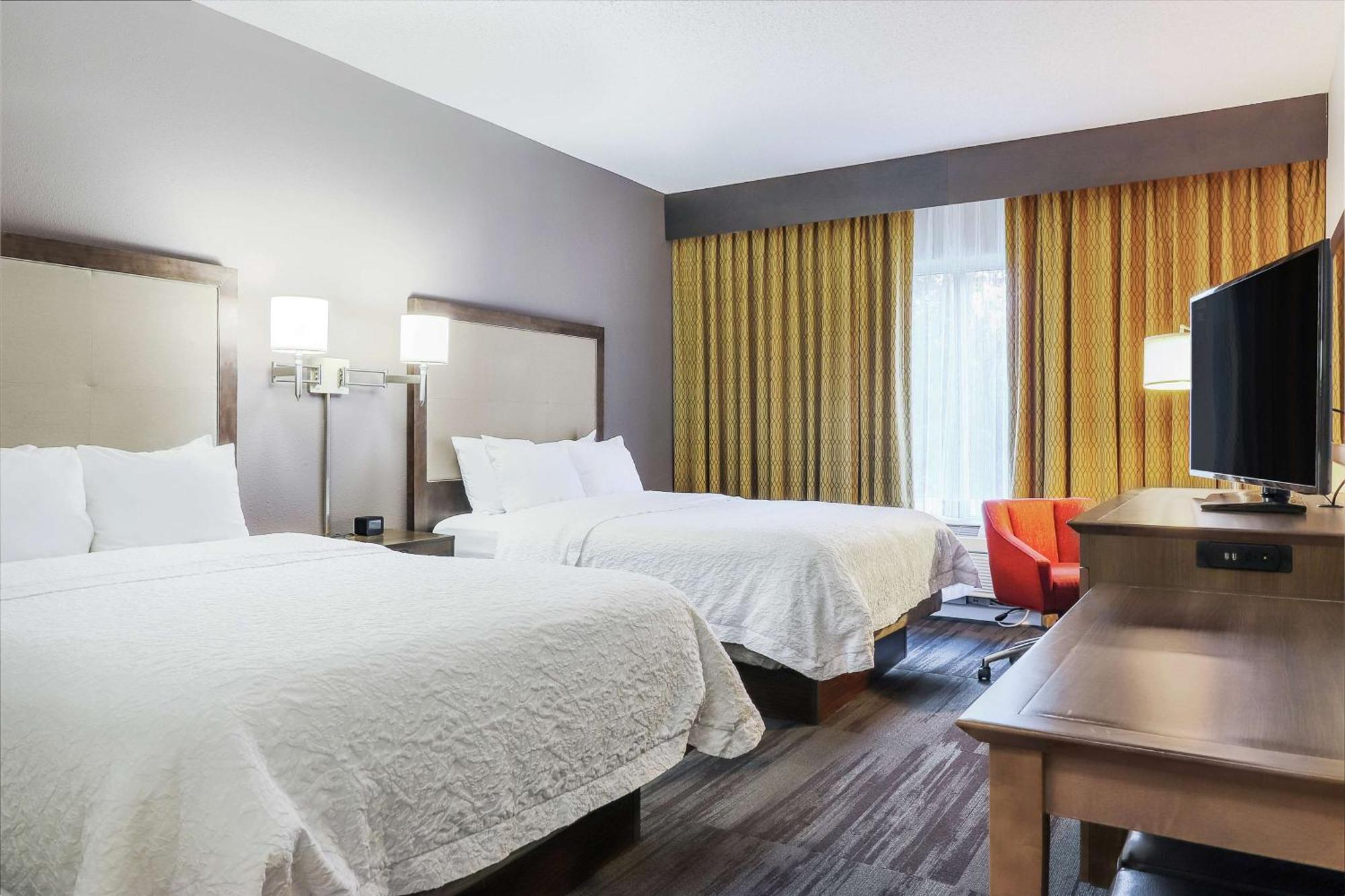 Hampton Inn Гіт Екстер'єр фото