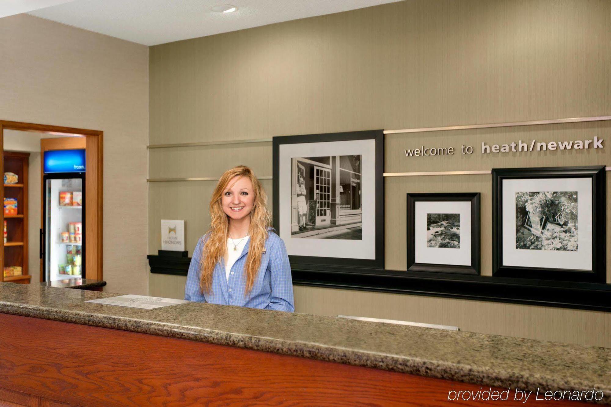 Hampton Inn Гіт Екстер'єр фото