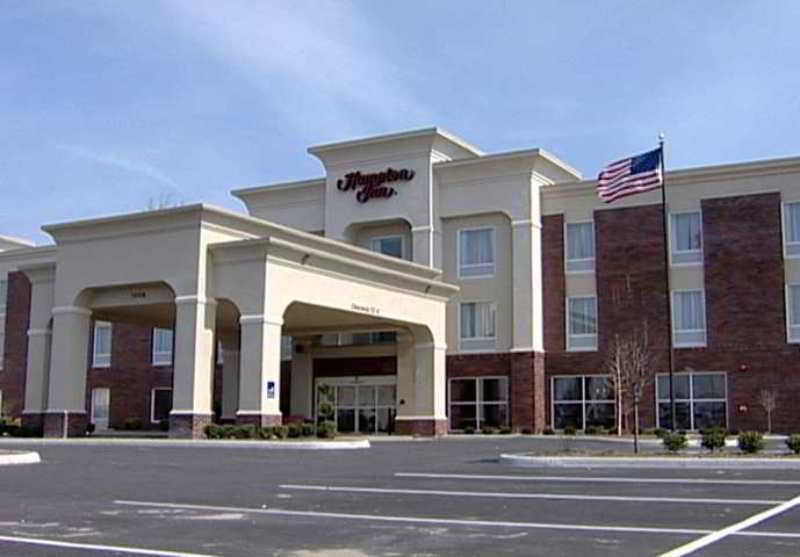 Hampton Inn Гіт Екстер'єр фото
